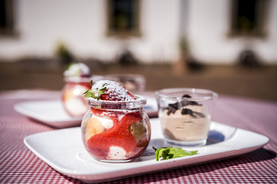 Zwei Desserts - Erdbeer Tiramsu und Mousse au Chocolat