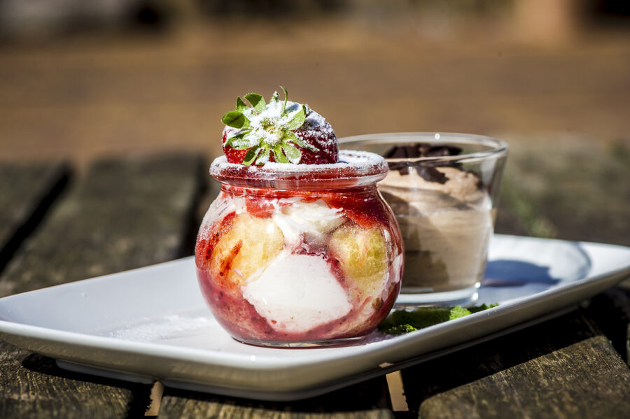 Zwei Desserts - Erdbeer Tiramsu und Mousse au Chocolat