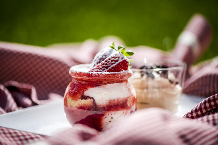 Zwei Desserts - Erdbeer Tiramsu und Mousse au Chocolat