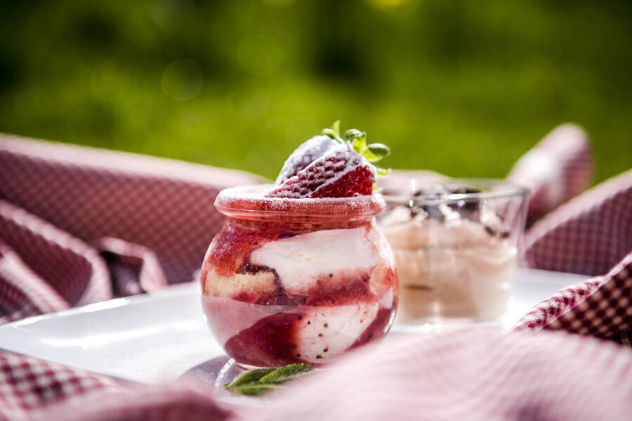 Zwei Desserts - Erdbeer Tiramsu und Mousse au Chocolat