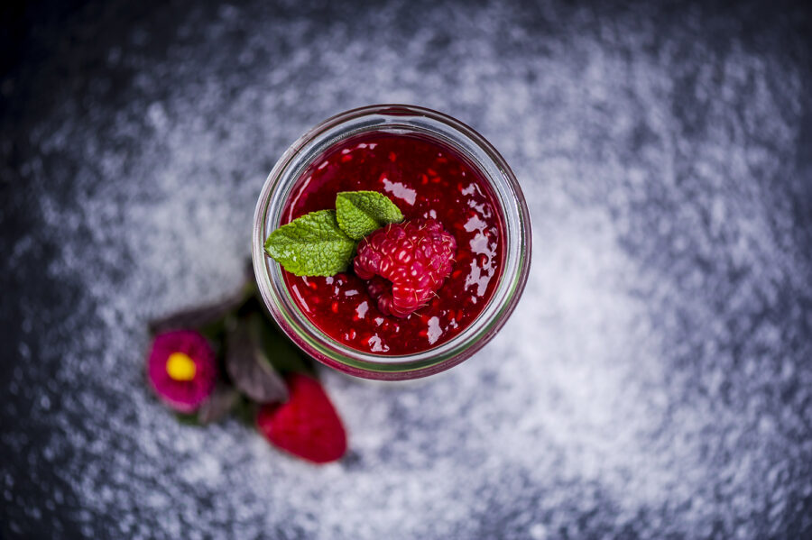 Himbeer Pannacotta im Gläschen für das Buffet