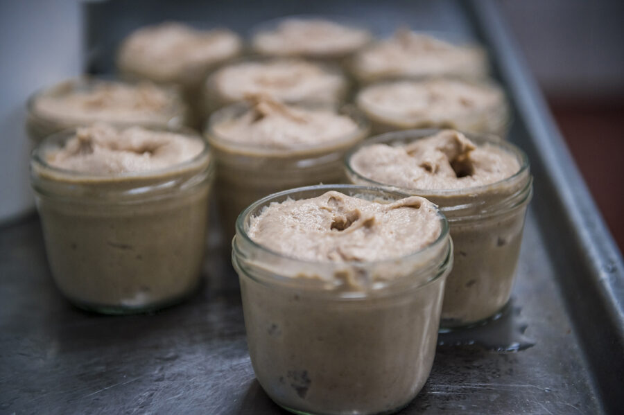 Wurst im Glas, Herstellung in der Metzgerei
