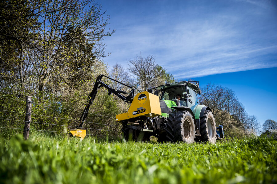 Zaunpflege mit dem Armmulcher