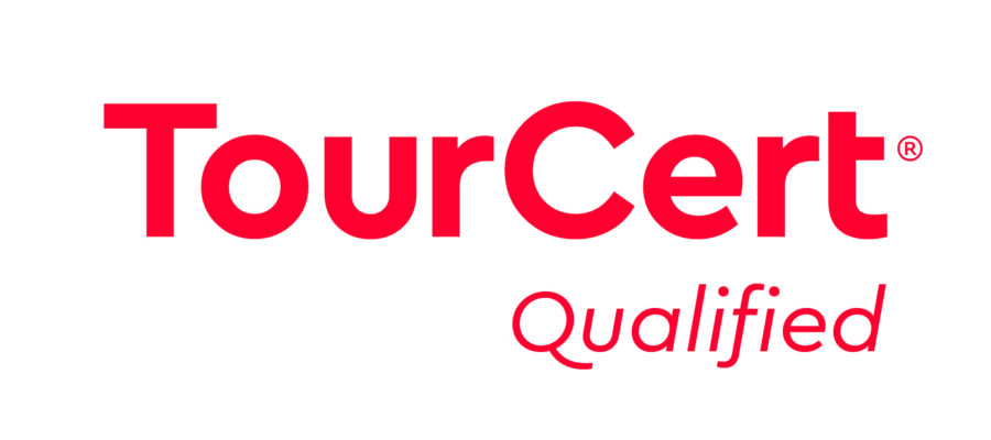 rotes Logo in Schrift von TourCert Qualified